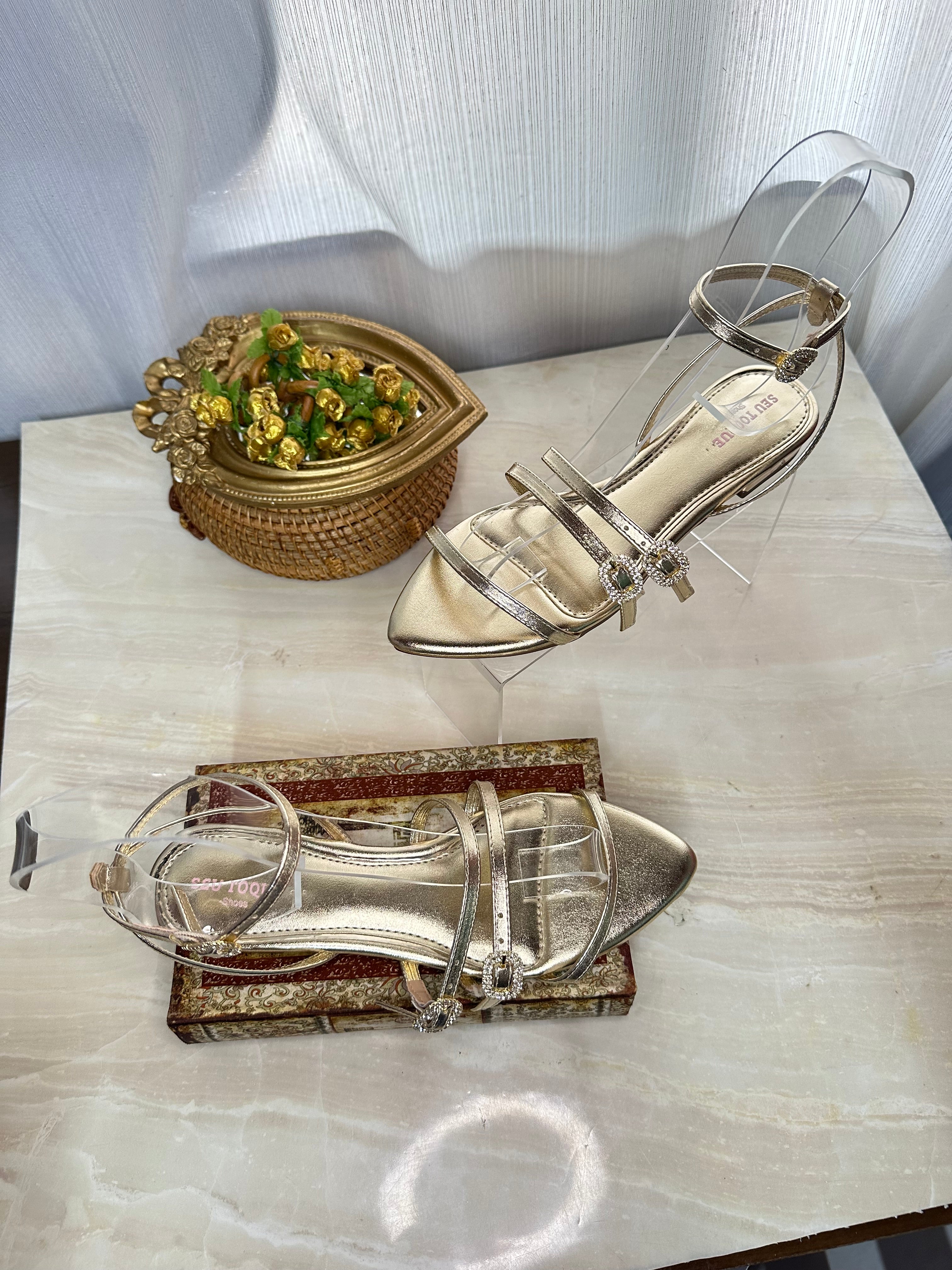 Rasteira Dourada Glam Pedraria – Seu Toque Shoes