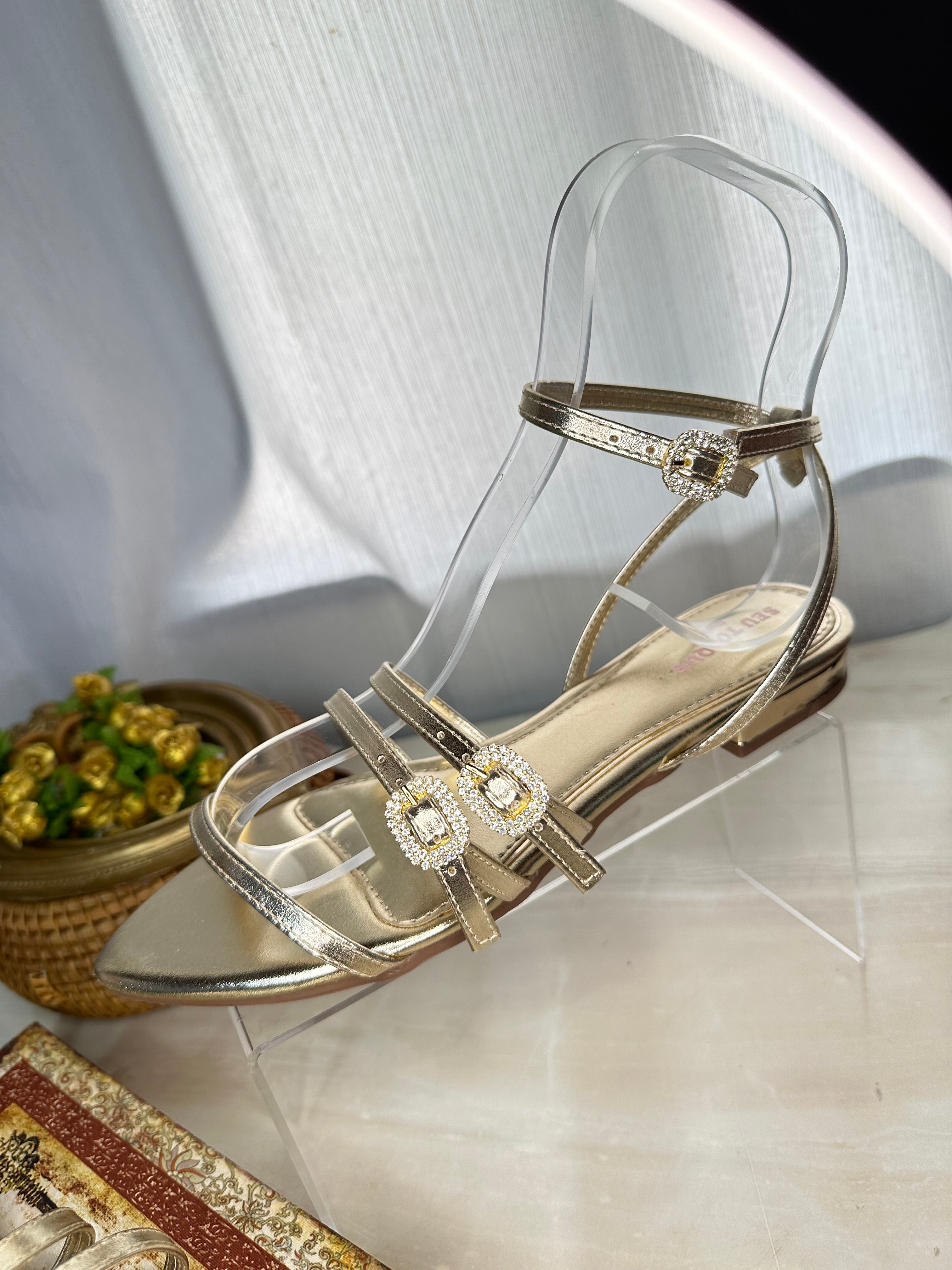 Rasteira Dourada Glam Pedraria – Seu Toque Shoes