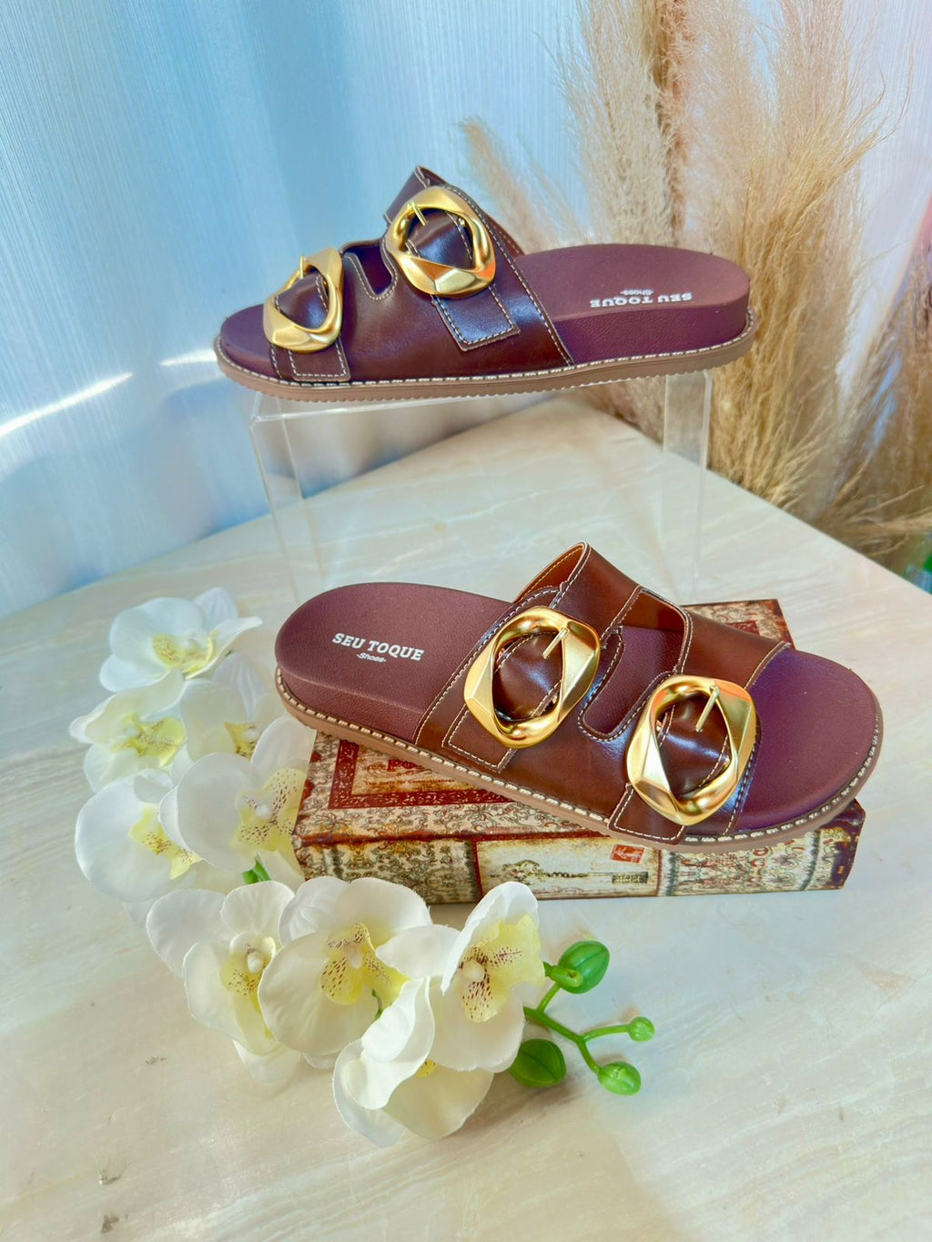 Papete Feminina Premium com Fivelas Douradas SEU TOQUE SHOES